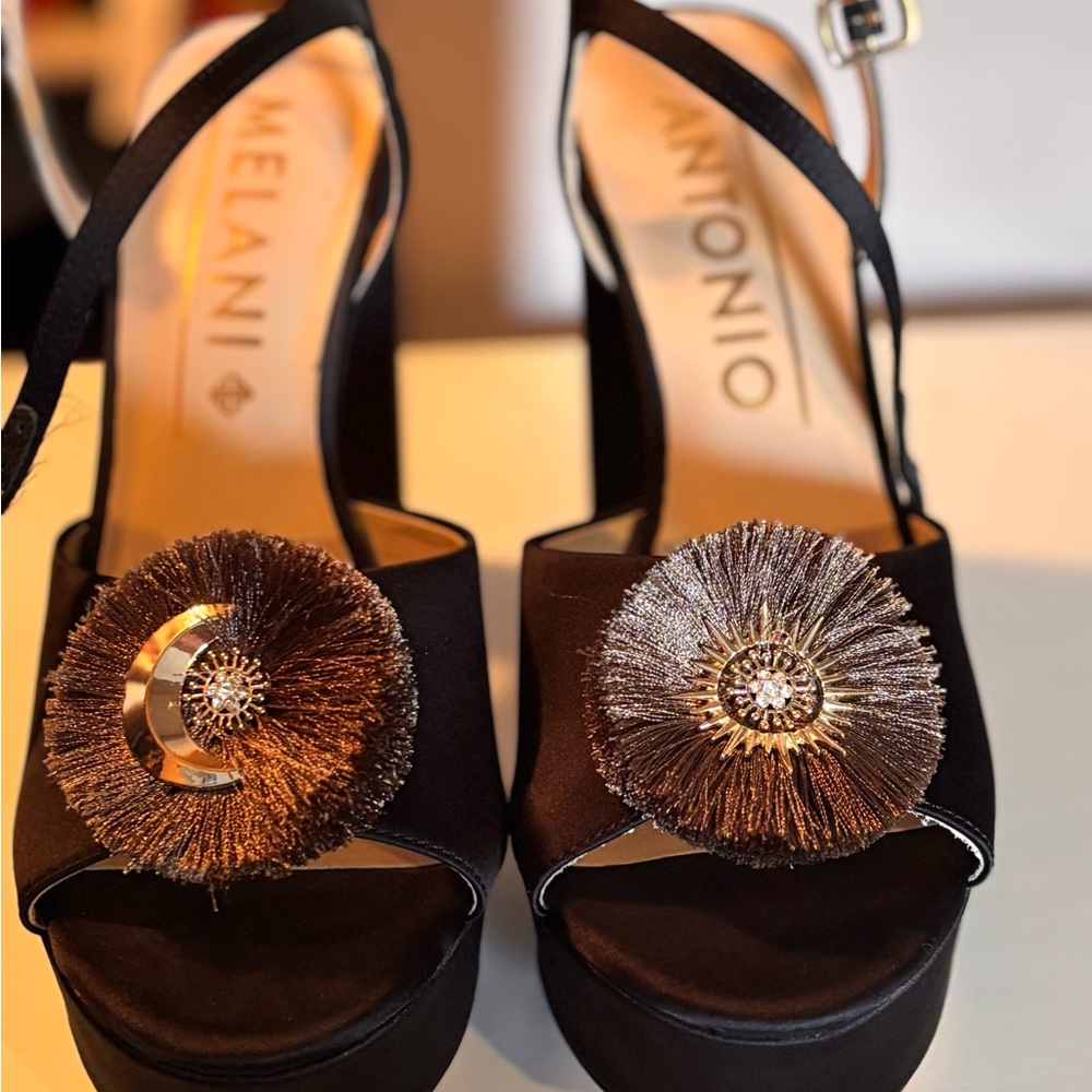 ANTONIO MELANI Black and Gold Heels with Elegant Metallic Accents